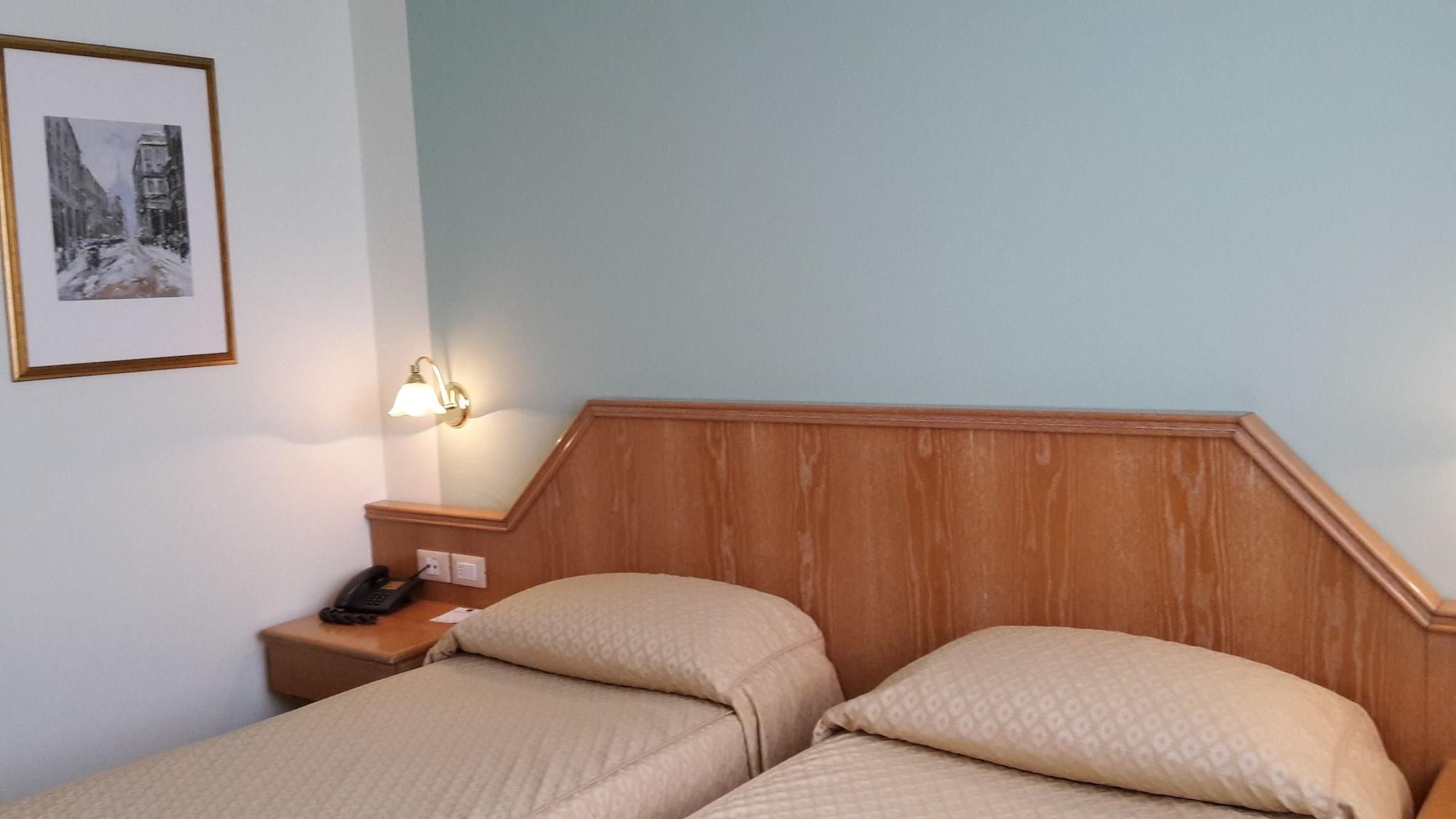 Hotel Riviera Сеґрате Екстер'єр фото